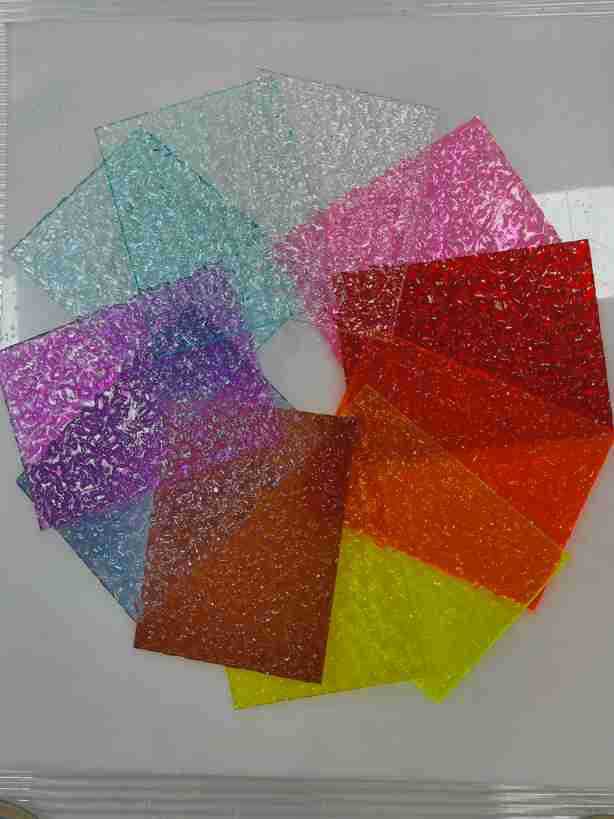 彩色石头纹水波纹亚克力板渐变色隔断装饰厂家UV有机玻璃广告制作