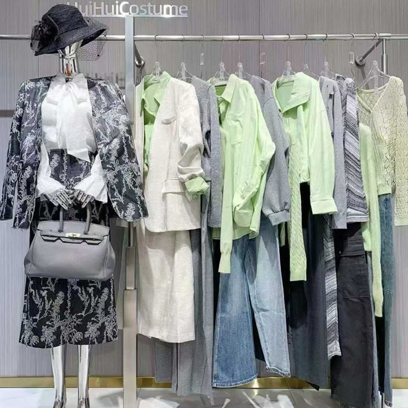 26 Spring European-Style Fashion Jackets, Trench Coats, Dresses, and Pants Skirts Direct Supply for Live Streaming and Physical Stores