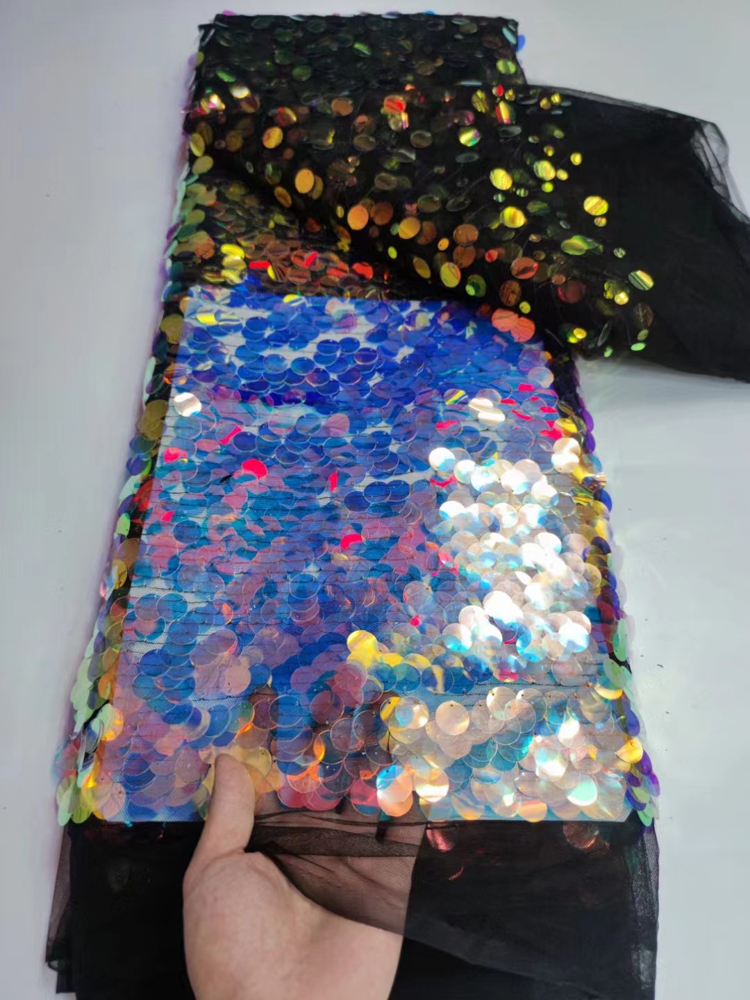 Escala de pescado de color redondo grande bordado tela encaje malla bordado tela cuentas decoración del vestido de boda JX2708