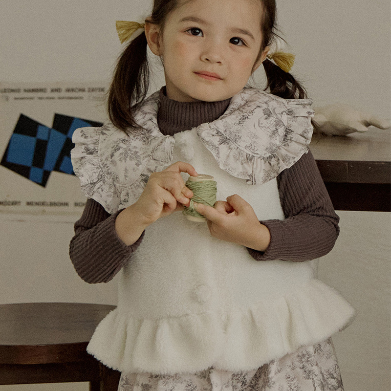 Winter Strawberry Shan Korean Girls Girls Children's Plush Large Lapel Lace Vest In Stock