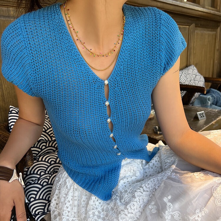 Foreign-style Spring and Summer Witch Hollow Slim-fit Top New Elegant V-neck 2024 Pearl Buckle Short-sleeved Sweater Cardigan Women