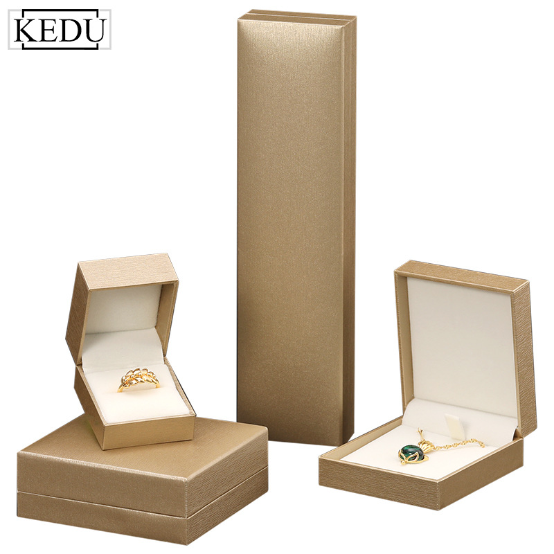 金色首饰盒饰品戒指手镯包装盒直角时尚项链吊坠盒展示珠宝盒批发