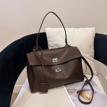 �߼��Џ͹�С����Ů2026�¿�İٴ�б����r���{�~�y�����K���