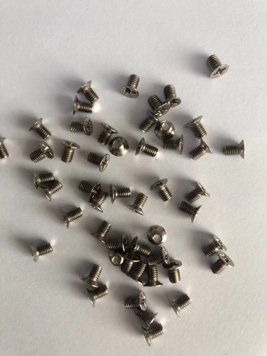 薄沉头碳钢加硬镀镍机械牙螺丝KM3*3