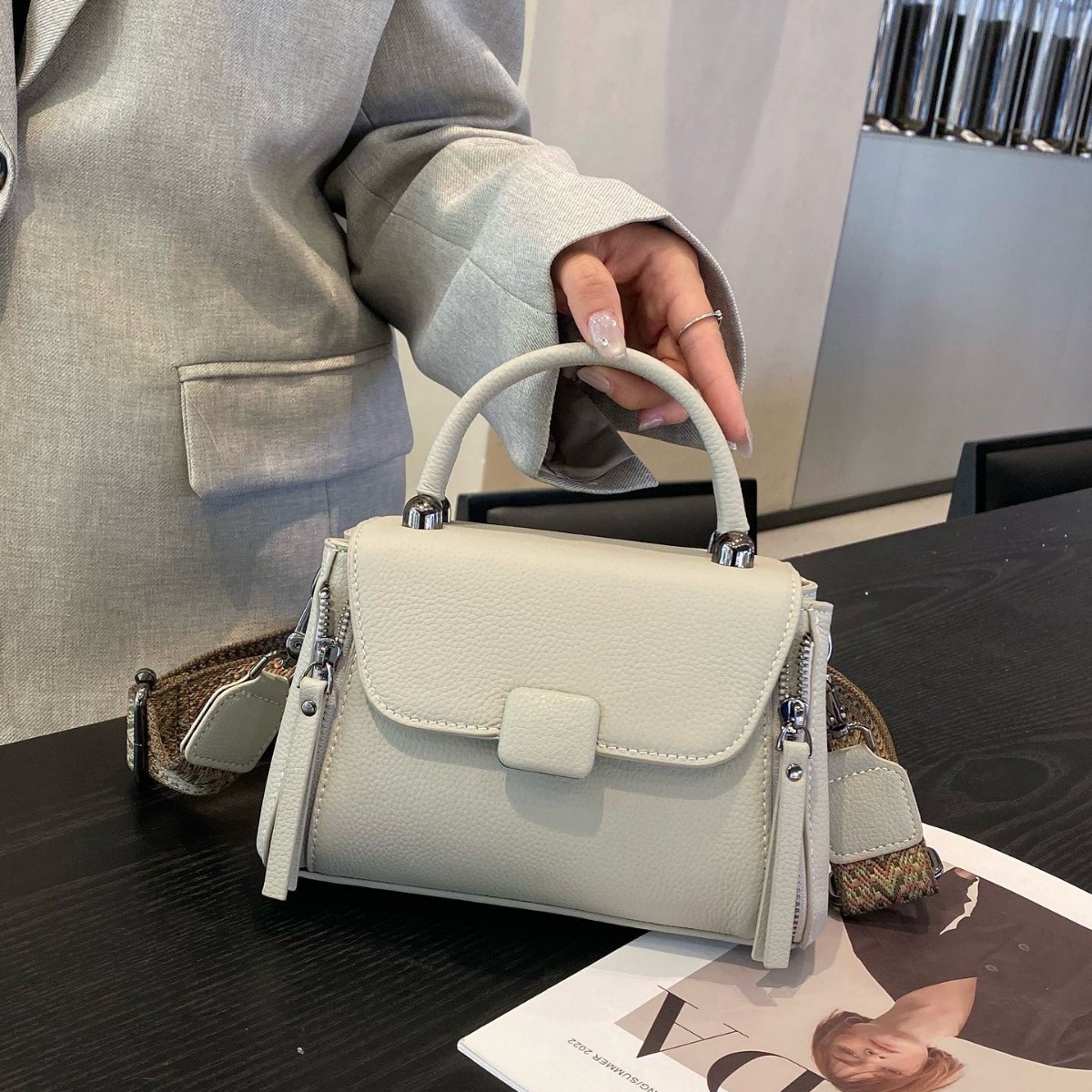 Cross-Border Retro Genuine Leather Boston Bag, Simple Versatile Fashion Shoulder Bag, Luxury High-End Women's Handbag - Thumbnail 2