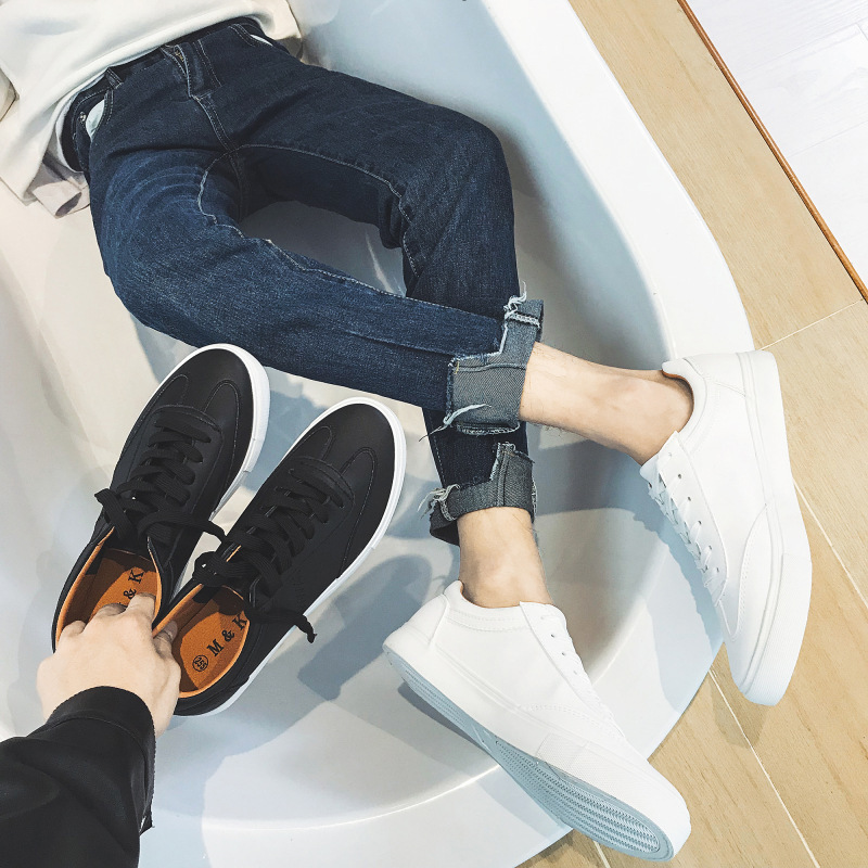 Ağ Rəngli Universal İdman Ayaqqabısı