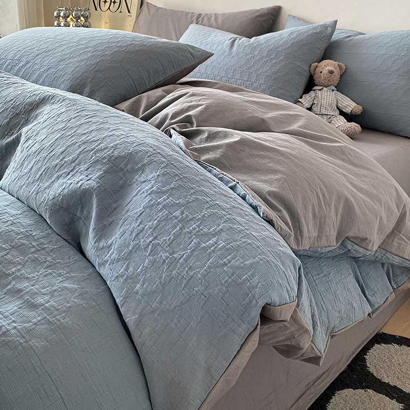 Un juego de cuatro piezas de cama de algodón 100 piezas de hilo de tres capas de algodón puro simple y ligero de lujo sábana cubierta de edredón juego de cama de tres piezas