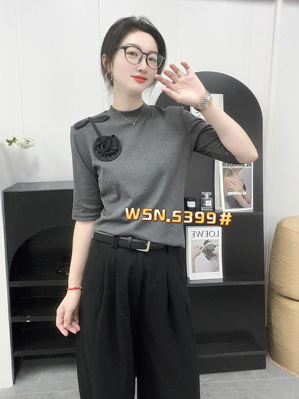 2025秋季新款花朵设计套头中袖女打底衫上衣纯色T恤5399|undefined