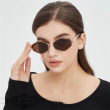 b�Ҷ����̫���۾�ŷ��ŮINSС����ͬ��ʱ�н���ī������bv40082