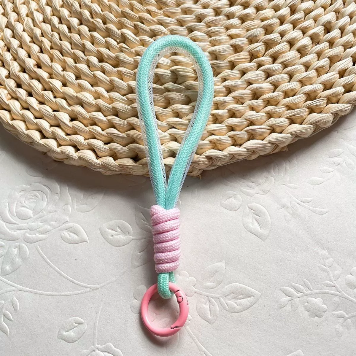 Protective short woven strap, keychain with glass, mobile phone