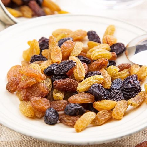 [Strictly selected] Xinjiang four-color raisins bulk wholesale 500g black currant yellow green raisins