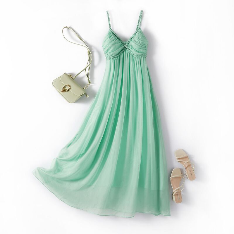 A generation of summer women's silk dress strap sexy travel holiday mulberry silk long skirt 28029 A generation of summer women's silk dress strap sexy travel holiday mulberry silk long skirt 28029