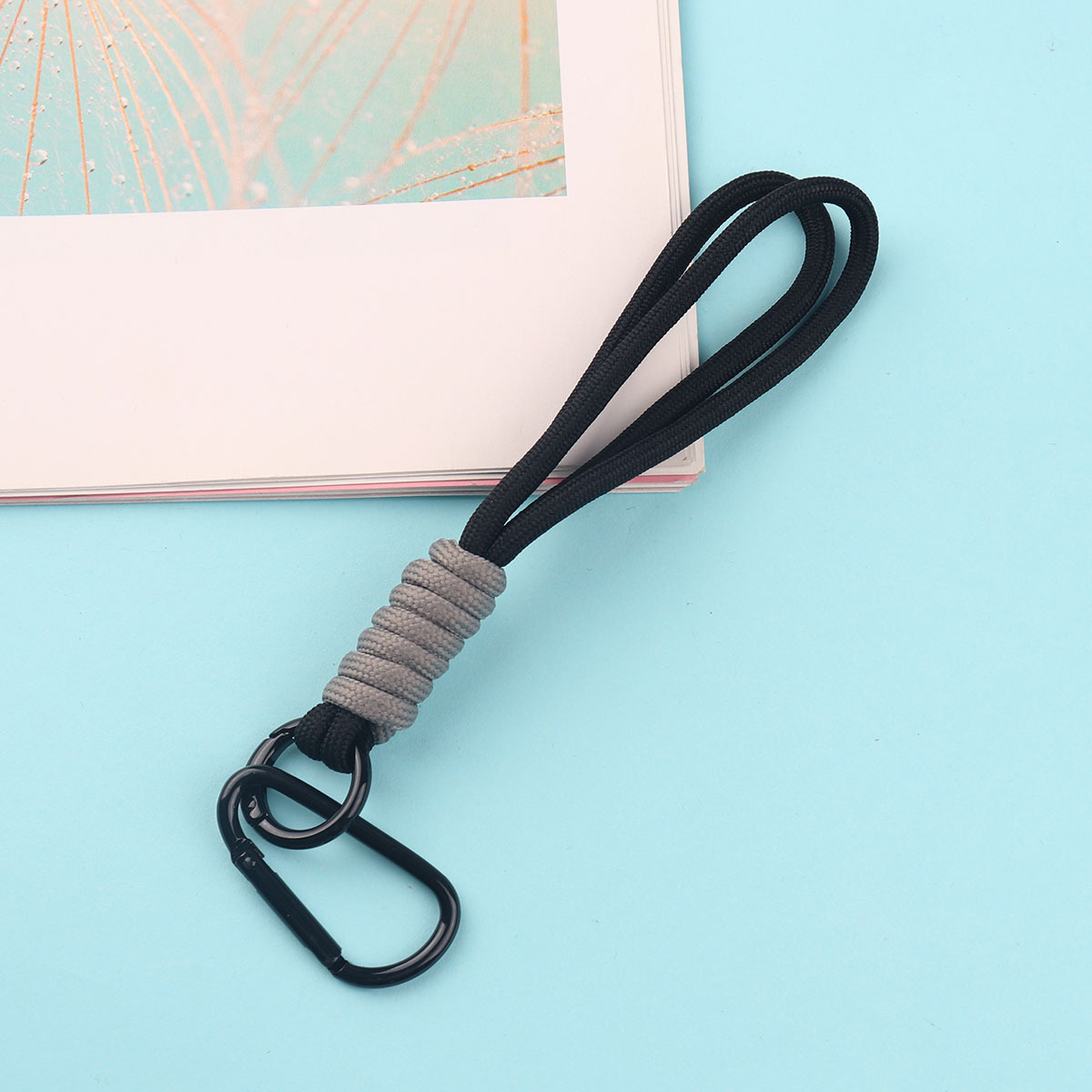 블랙 + 그레이 카라비너