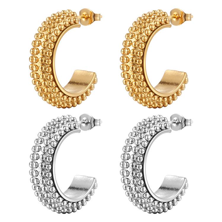 La moda europea y americana de acero inoxidable transfronteriza personalizada en forma de C pendientes minimalistas de acero de titanio 18K oro Internet celebridad pendientes alfiler para las mujeres