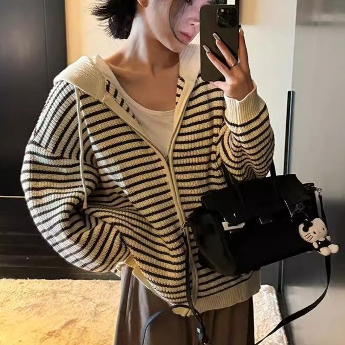 2026秋季条纹连帽针织慵懒风外套女秋冬款软糯宽松拉链开衫女