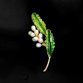 复古滴油栀子花胸针高档女气质珍珠胸花轻奢设计感别针西装配饰品