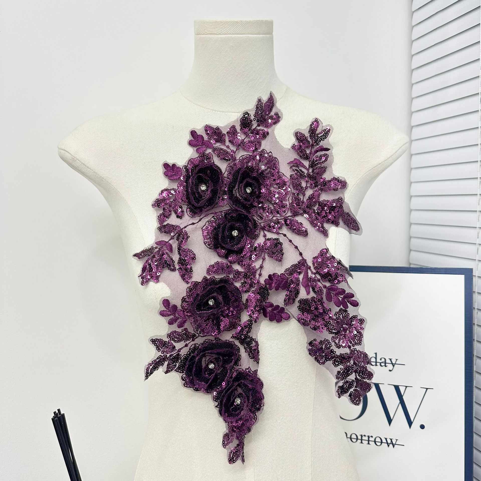 Gran tamaño 3D rosa bordada tela pegada vestido de boda cheongsam DIY accesorios de decoración de clavos hechos a mano encaje de perlas image 13