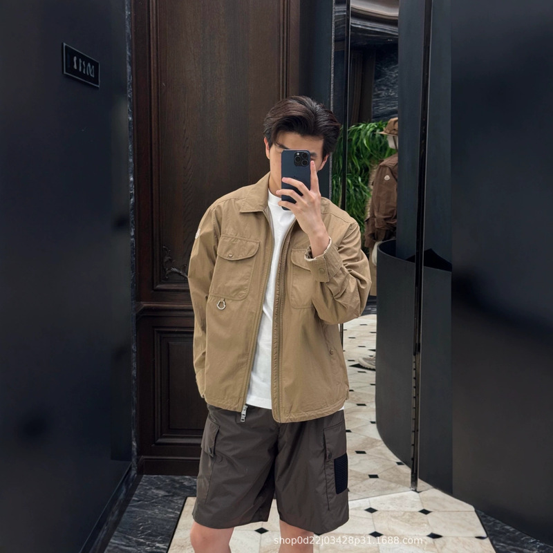 High-end Mengjia 26 Autumn/Winter New Vintage Solid Color Badge Zipper Lapel Jacket Casual Loose Fit Unisex Coat High-end Mengjia 26 Autumn/Winter New Vintage Solid Color Badge Zipper Lapel Jacket Casual Loose Fit Unisex Coat