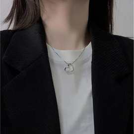 新款镂空爱心形项链女简约ins轻奢小众设计感B百搭吊坠锁骨链批发