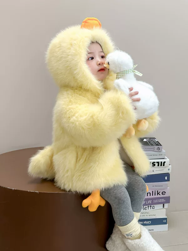 Куртка-пуховик с демисезонной теплотой, свитер B.Duck, милый