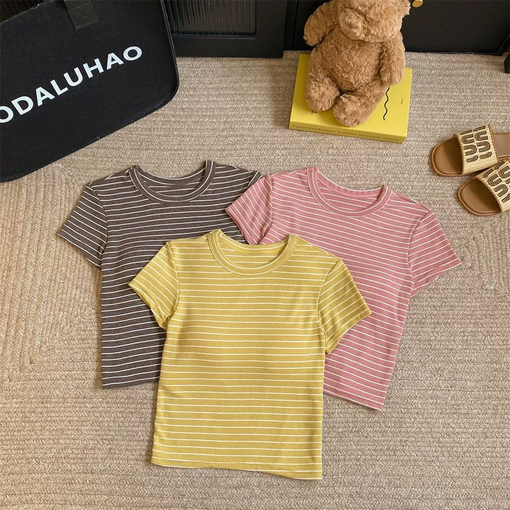 Нишевые дизайнерские футболки с круглым вырезом и короткими рукавами женская летняя 2024 новая дикая короткая тонкая тонкая куртка