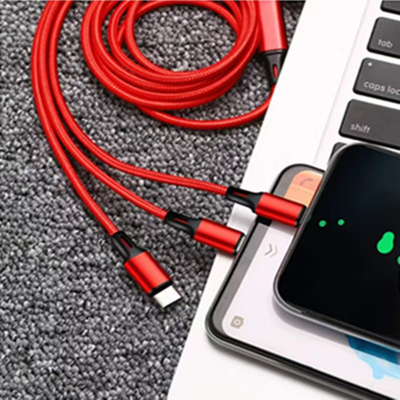 Naylon Örgülü Üç Başlı 2A Hızlı Şarj Veri Kablosu Üçü Bir Arada Telefon Şarj Kablosu Logo Toptan Küçük Hediye