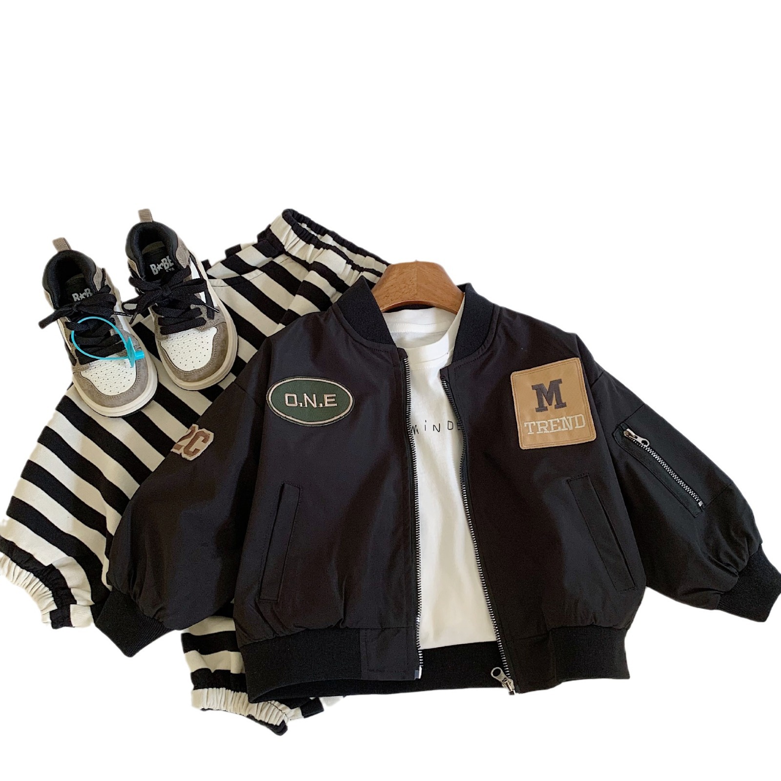 Chaqueta para niños Maibao 2025 primavera nuevo cárdigan impermeable al aire libre niño frito calle niño pequeño y mediano chaqueta estándar marea