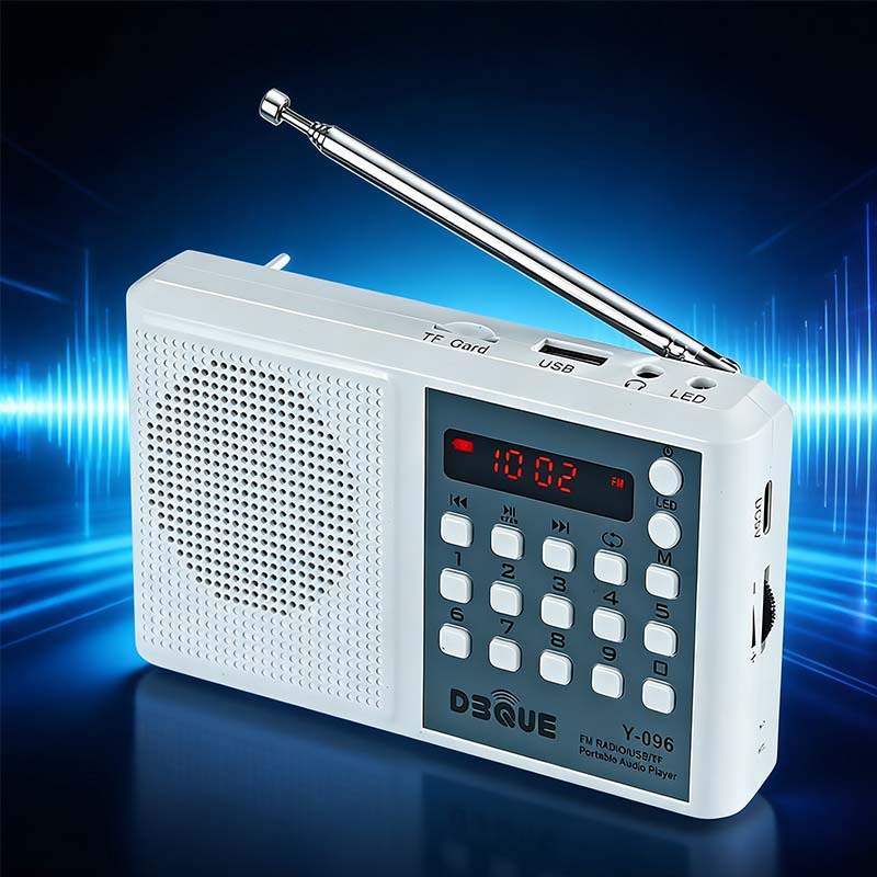 新款老人迷你插卡音箱便携随身听MP3带LED屏显手电筒家用小收音机