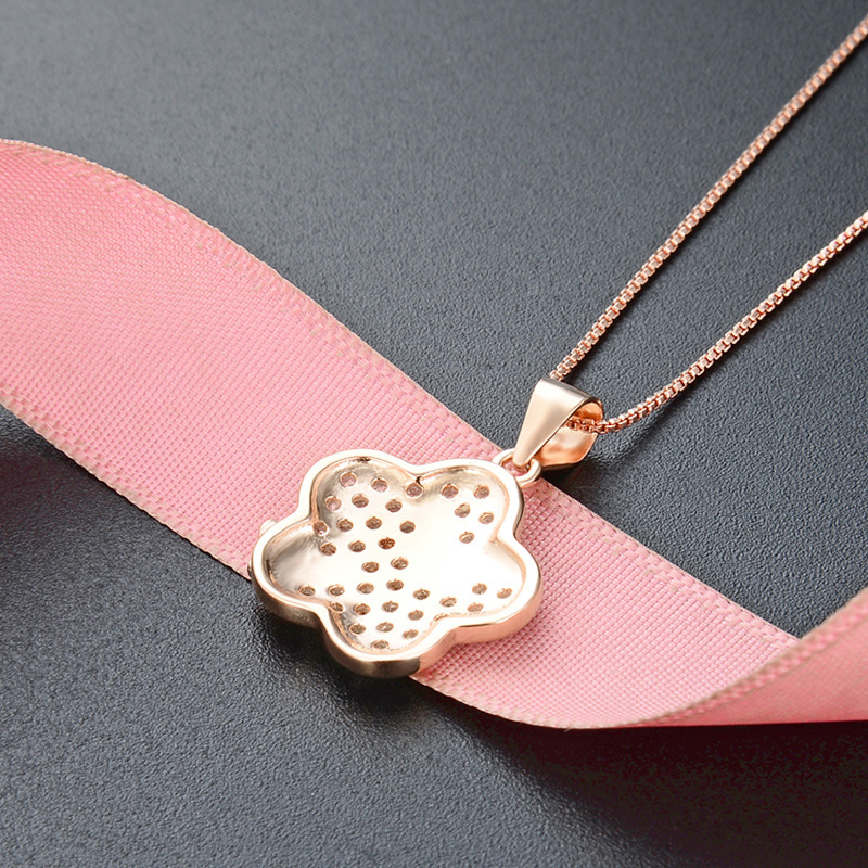 925 plata esterlina collar de flores de mariposa de zircon para mujeres lujo ligero universal nicho estilo colgante de alta sensación colgante