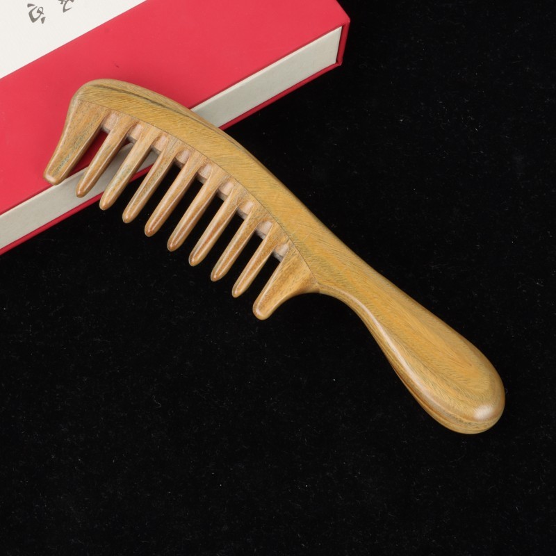 天然の緑檀の大きいサイズの取っ手の木の櫛の丸い取っ手の細い歯は厚い緑檀の彫刻の字の木の櫛の家庭用|undefined