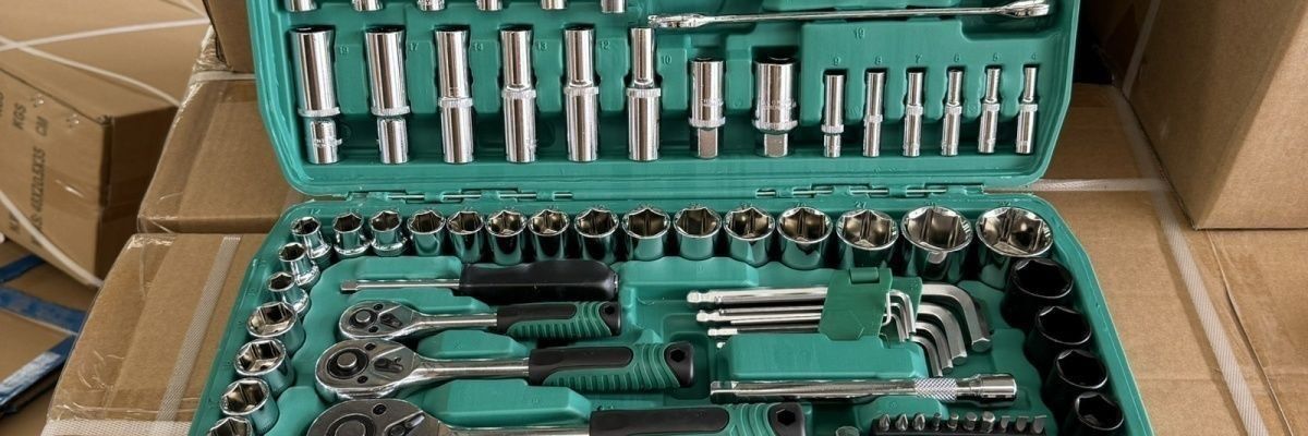 121-Piece Auto Repair Tool Set, Car Maintenance Repair Kit, Socket Set, Wrench Combination, Car Repair Wholesale