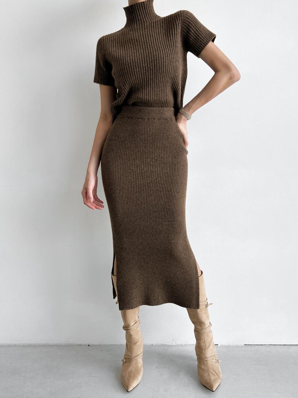 Abbigliamento donna chic primavera retrò temperamento collo alto versatile maglione a maniche corte + gonna con spacco sui fianchi tailleur gonna_voghion.com