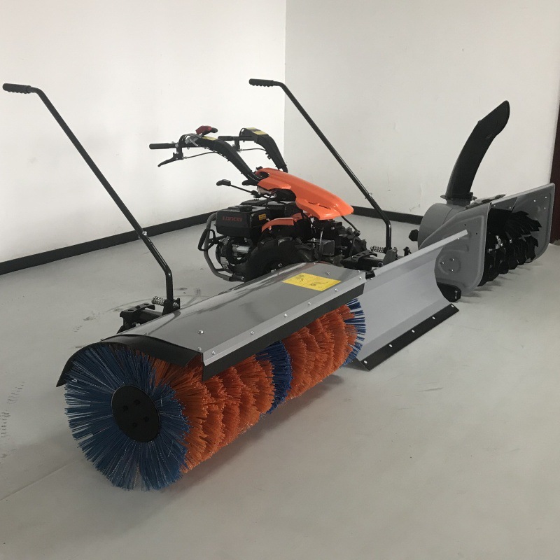 6.5马力手扶式扫雪机小型钢丝尼龙滚刷除雪机多功能清雪机