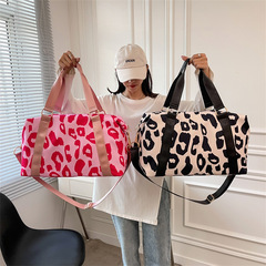 New Style Large Capacity Leopard Print Short Trip Travel Bag Influencer Luggage Fitness Sports Training Tote Bag Factory Wholesale