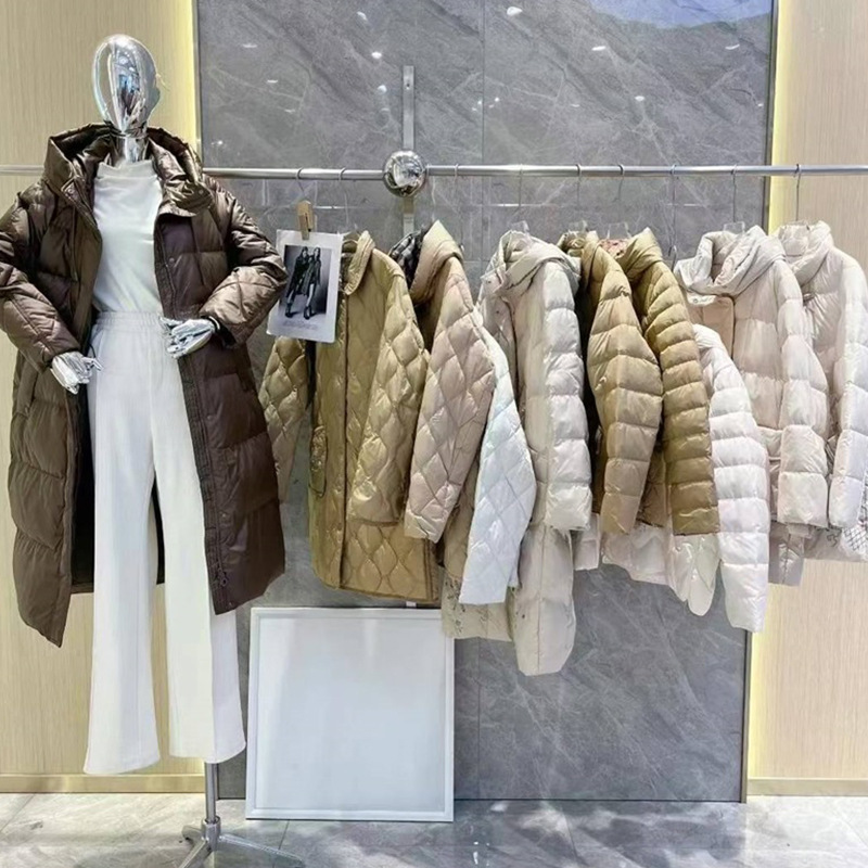 25冬宝莱国际90‬白鸭绒大版连帽中长款羽绒服直播实体撤柜品牌货