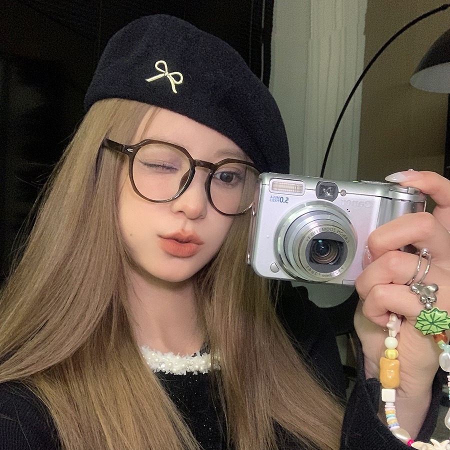 Vintage lana roja boina de invierno otoño de alta calidad arco de metal mostrando la cara gorra de niño de periódico