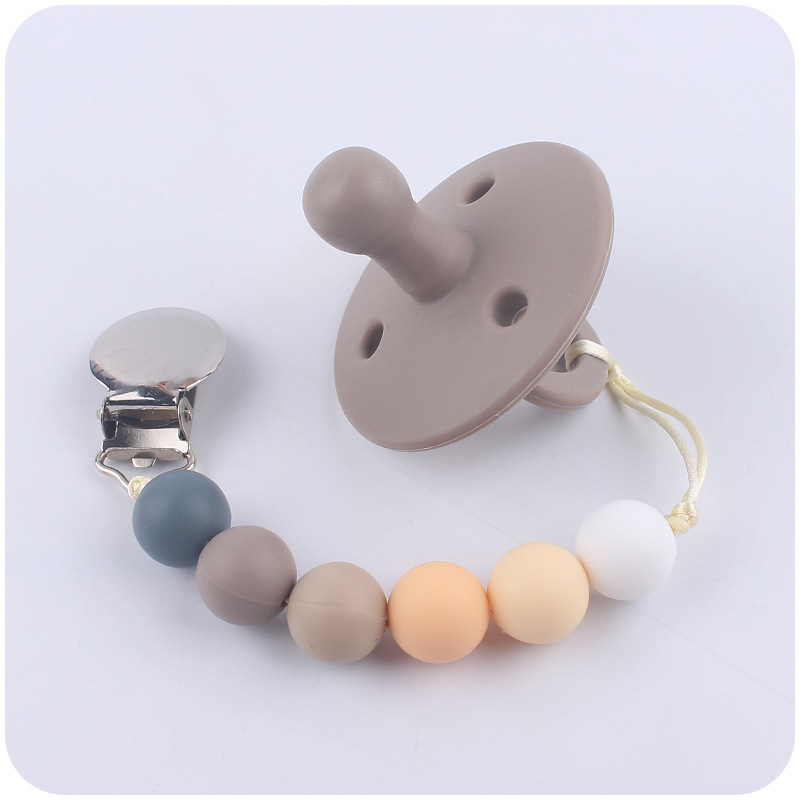 Nuevo bebé suministros contraste color cuentas de silicona pezón cadena calmante bebé silicona pezón anti-caída Cadena de dos piezas conjunto