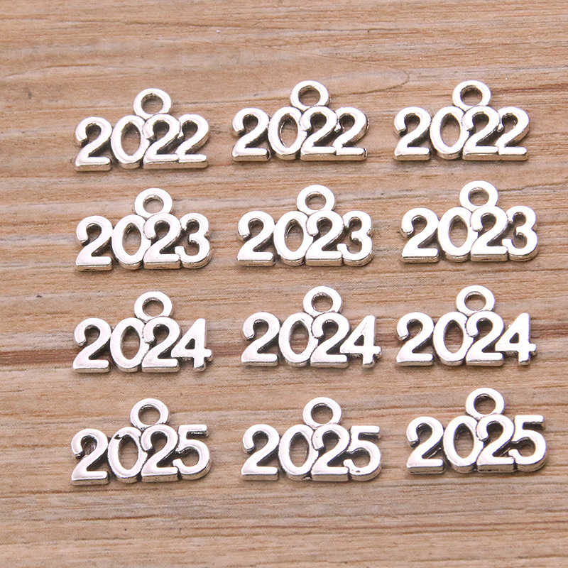 Accesorios de joyería de aleación de bricolaje número de año 2023-2026 colgante accesorios de joyería de ropa
