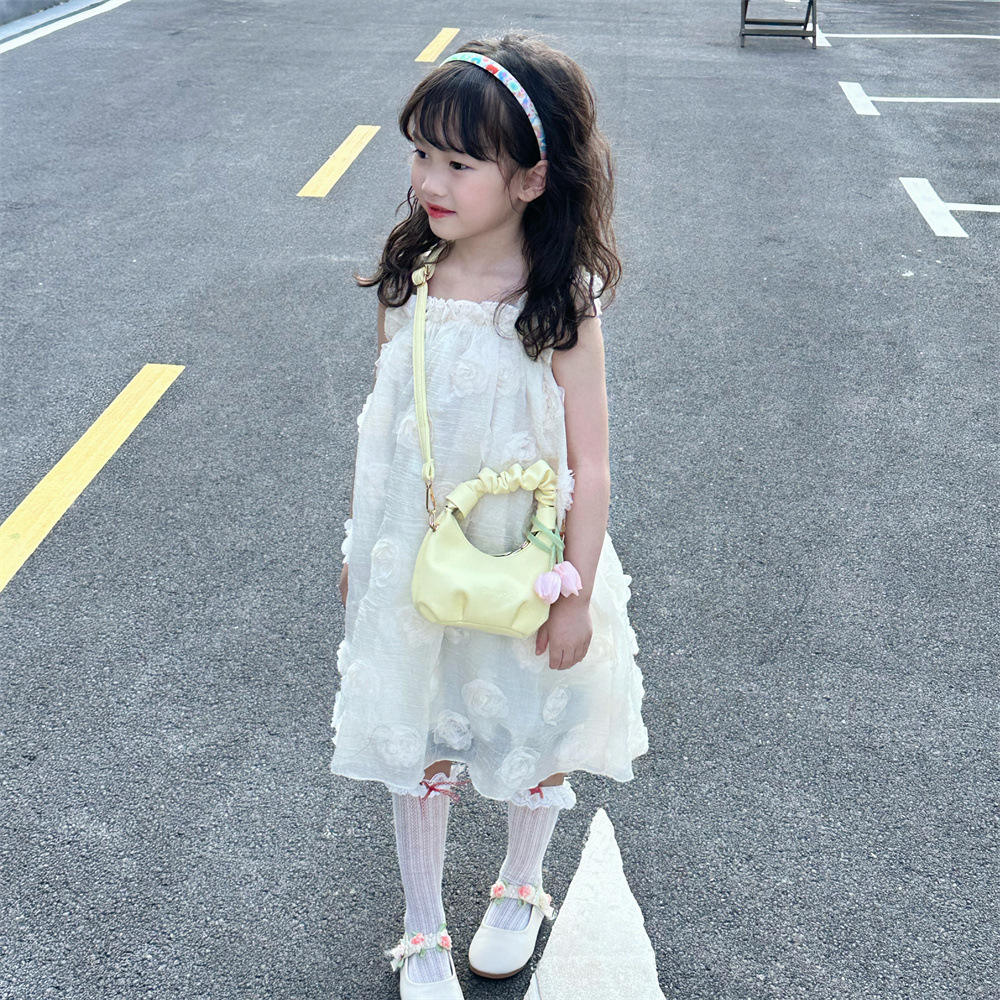 Bagos de hombro plegables extranjeros para niños y niñas, flores dulces, mini mochila para bebés, nuevos tipos de bolsas de nube de comercio exterior para niños