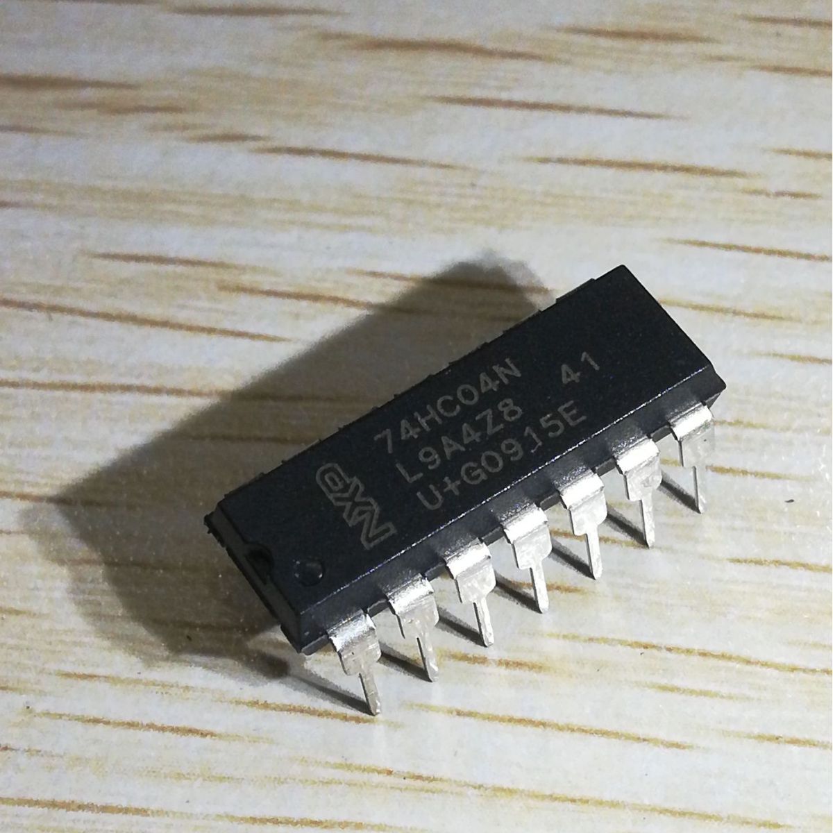 74HC04N 集成电路IC芯片电子元器件集成块直插DIP14