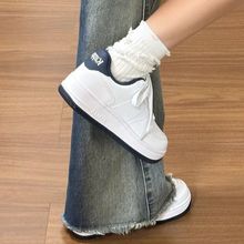 鞠婧祎同款高颜值厚底板鞋女2025新款复古小白鞋流行百搭运动鞋