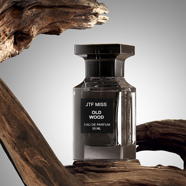 men's wooden perfume with a light fragrance