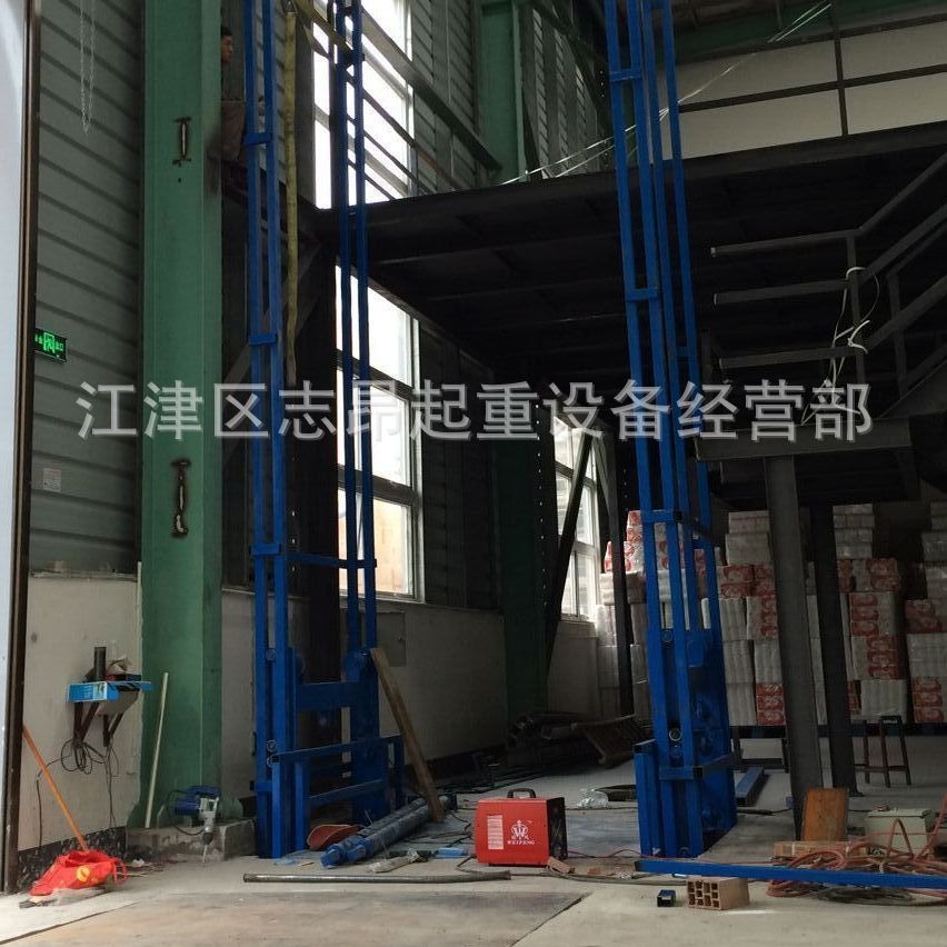 厂家直销：重庆链条式货梯、重庆简易式升降平台、重庆升降机