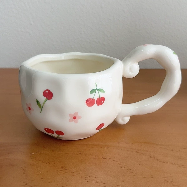Irregular handle red cherry pattern cup
