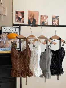 Top with cups, scarf, lace hair band with bow, beautiful back, V-neckline, slim fit