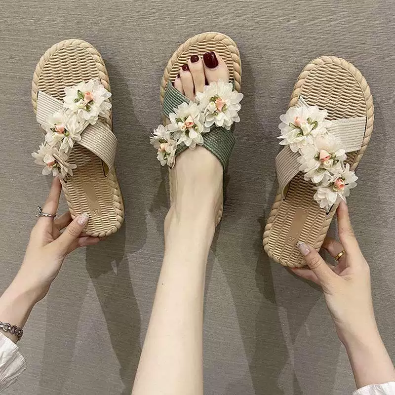 Богемные тапочки для женщин, летняя верхняя одежда, сказочный стиль, цветочный крестообразный ремешок, льняные плоские пляжные сандалии для моря