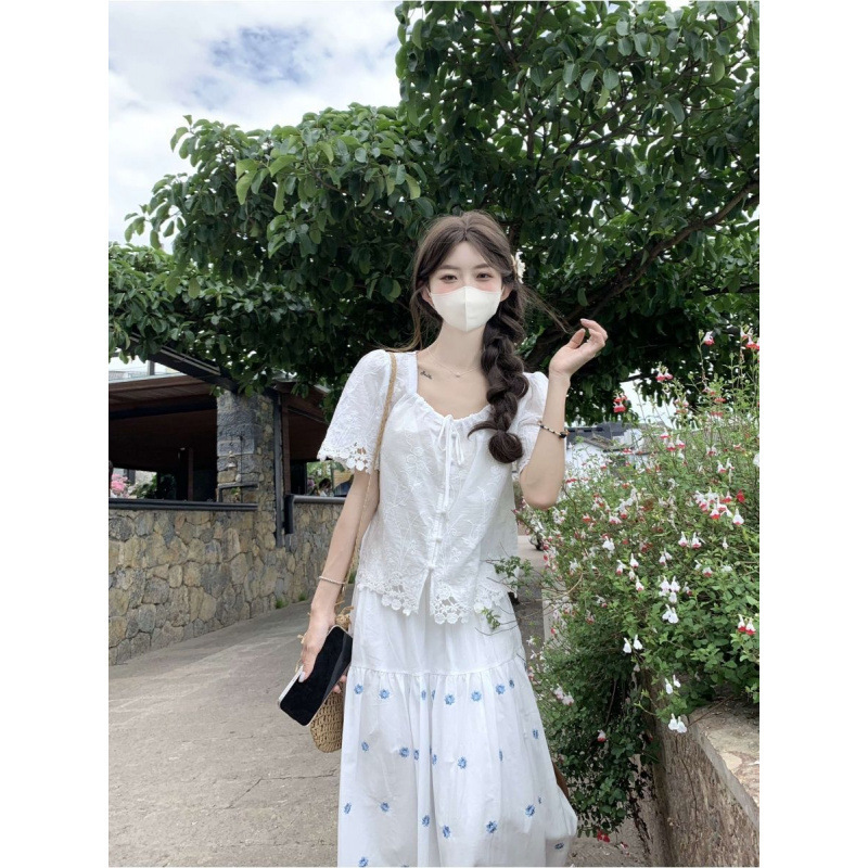 レイクブルー半袖トップ女性のための 2025 夏ドーパミンスーツフレンチユニークなベビードールシャツ小柄なレースシャツ|undefined