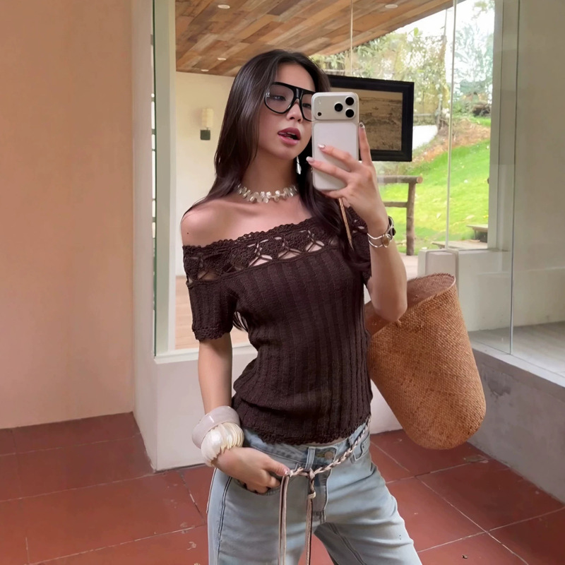 Retro Hot Girl Style One-Shoulder Knitted Sweater for Women, Summer Hollow-Out Crochet Lace Slim-Fit Elegant Design Top