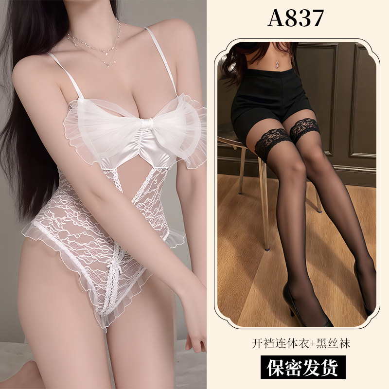[화이트] 보우 오픈 점프수트 + 레이스 양말
