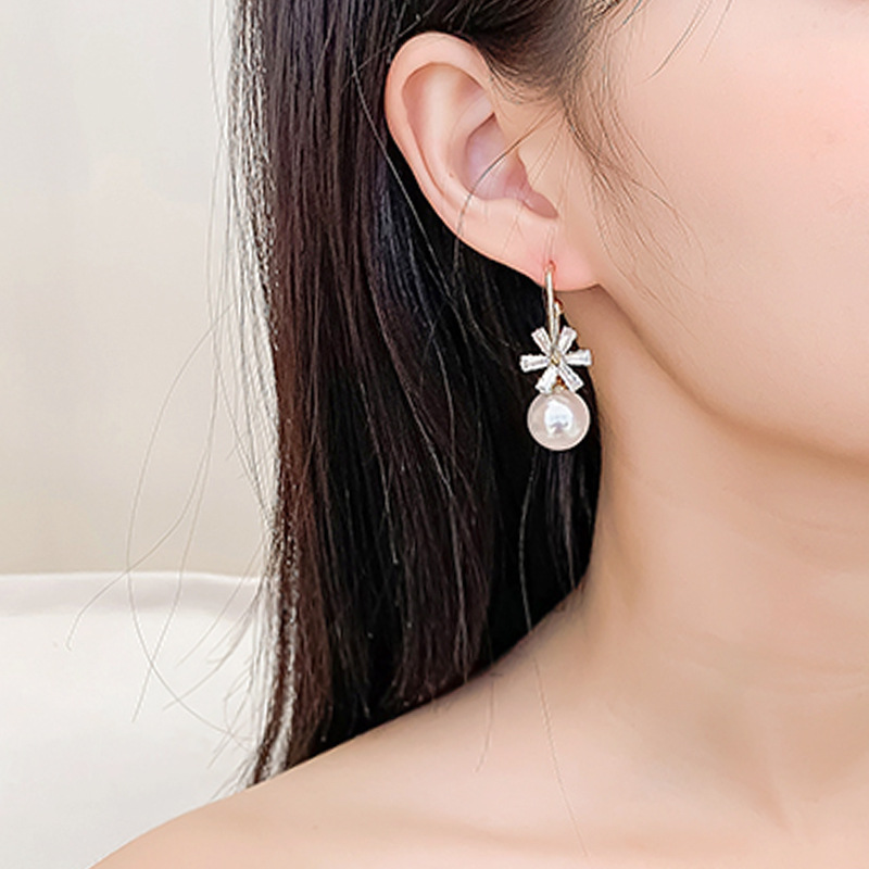 New Korean Style Pearl Pendant Inlaid Zircon Copper Earrings display picture 3